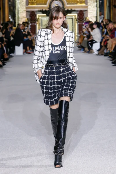 Look 32